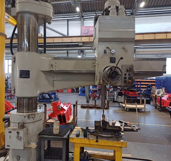 2А554 радиально-сверлильный станок