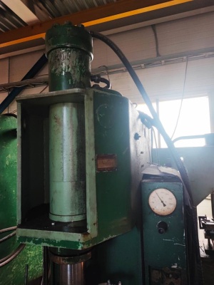 Пресс гидравлический одностоечный п6324б