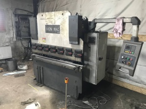 Гидравлический листогибочный пресс НРВ-К 30 1600 с контроллером ESTUN E22