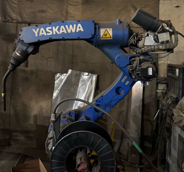 Сварочный робот Yaskawa AR 1440 с вращателем