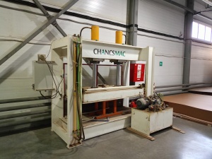 Пресс ТВЧ для изготовления гнутоклееных изделий