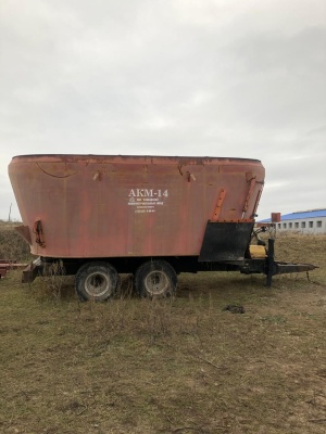 Раздатчик кормов акм-14