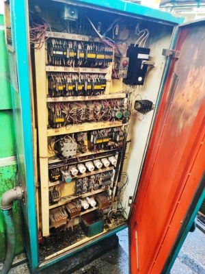 Вертикально-фрезерный станок 6Т12