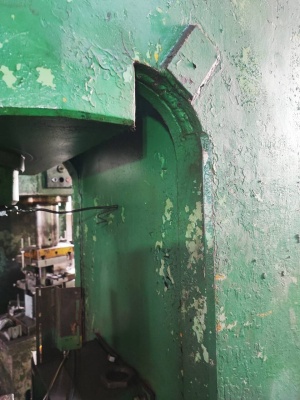 Пресс гидравлический одностоечный п6330