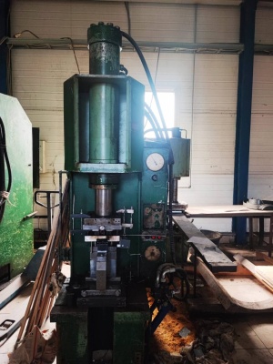 Пресс гидравлический одностоечный п6324б