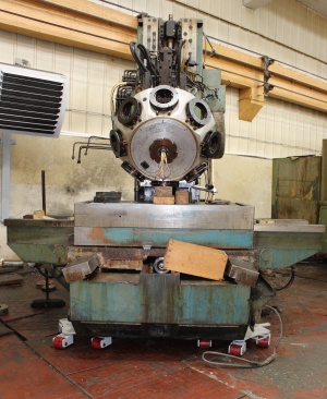 Вертикально-фрезерный станок МА-655А8