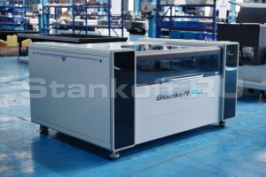 Лазерно-гравировальный станок с подъемным столом LC-1610/M7-S180W