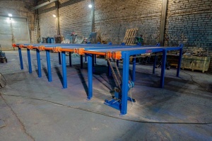 Поперечные транспортеры. Основная его задача – это накопление и перемещение бревен, доски на лесопильную линию или линию сортировки