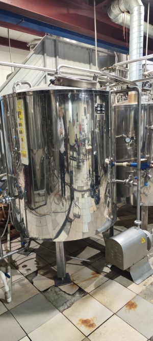 Комплект оборудования состоящий из: Варочного отд 5 000 л/смену, Бродильного отд 20 т, Дображивания 40 т, Линиии розлива и упаковки в ПЭТ