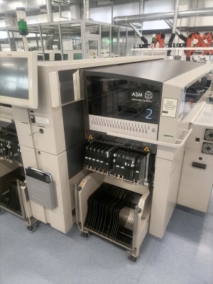 Автомат поверхностного монтажа электро-компонентов