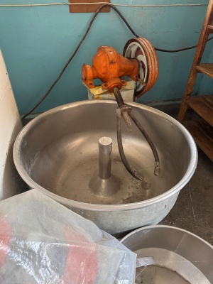 Тестомесильная машина вилочного типа 300 кг