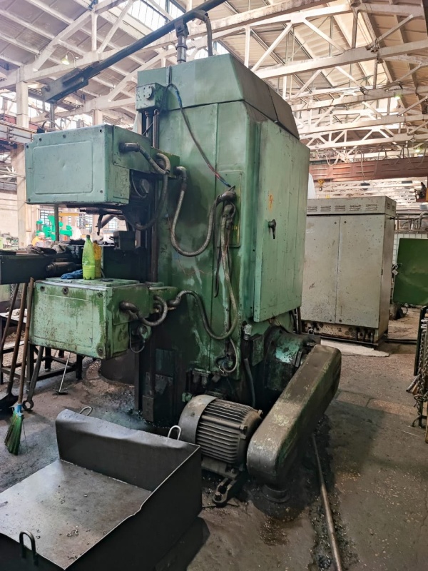Токарно-карусельный станок 1516
