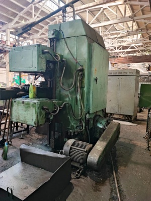 Токарно-карусельный станок 1516