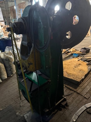 Пресс кривошипный 16 тонник