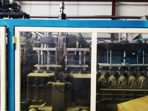 Экструзионно выдувная машина DC-SBM 100. Изделия 0.5 л-10 л