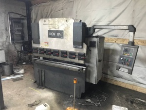 Гидравлический листогибочный пресс НРВ-К 30 1600 с контроллером ESTUN E22