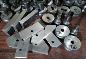 Пробойники для отверстий, пуансоны, матрицы и ножи