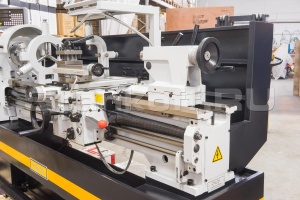 Токарно-винторезный станок CM6241/1500