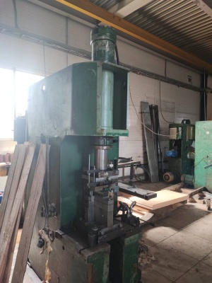 Пресс гидравлический одностоечный п6324б