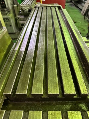 Вертикальный фрезерный станок Heckert FSS 400 v2 (аналог 6т13)