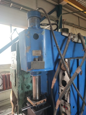 Пресс гидравлический одностоечный П6324Б