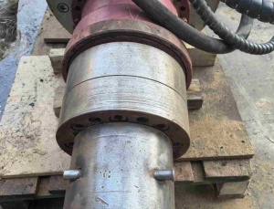 Гидровращатель для экскаватора PB rock ADU 1500