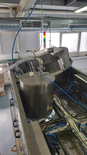 Автомат розлива и упаковки жидких продуктов в картонную упаковку типа PURE PAK «АЛЬТЕР- 04А 1500» с аппликатором крышки