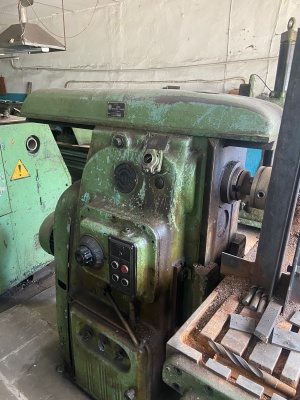 Фрезерный станок 6М82