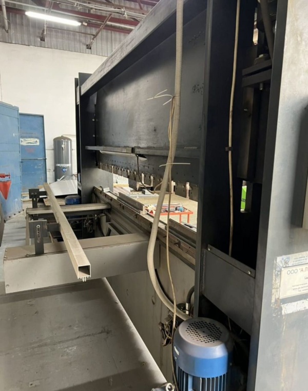 Гибочный станок для листового металла