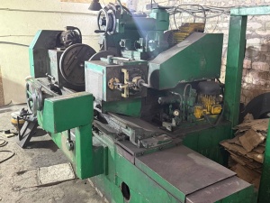 Круглошлифовальный станок для колен валов 3В423