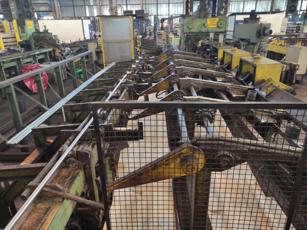 Линия для обточки и правки прута LANDGRAF BÜLTMANN 679