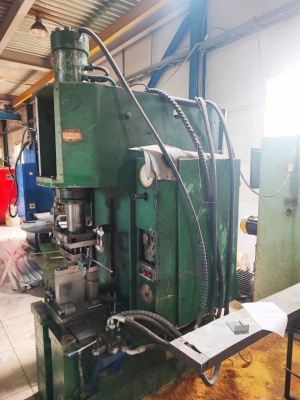 Пресс гидравлический одностоечный п6324б