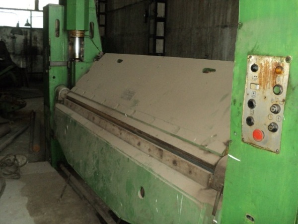 Листогибочный станок ИВ-2144