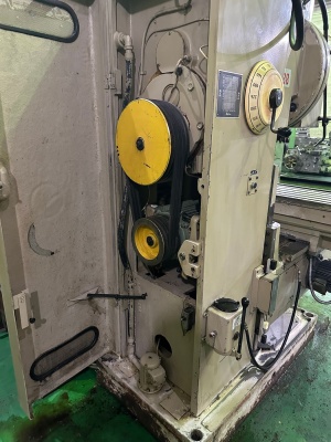 Вертикальный фрезерный станок Heckert FSS 400 v2 (аналог 6т13)