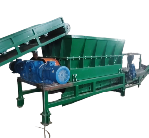 Шредер для измельчения деревянных отходов