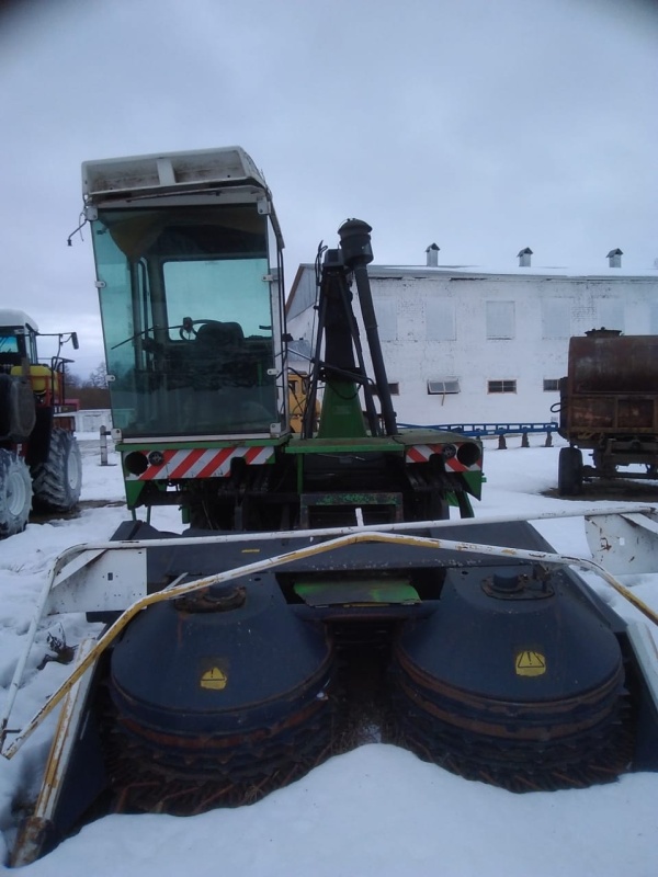 Самоходный кормоуборочный комбайн Марал 125