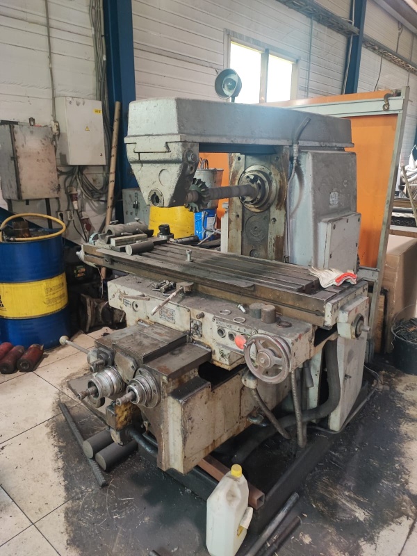 Горизонтально фрезерный станок 6р82г