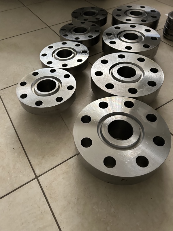 Фланцы воротниковые стальные 65х21 с D=195мм и D=245мм