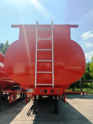 Полуприцеп-цистерна SHENGRUN SKW9402GYYA объём 36м3, для перевозки светлых нефтепродуктов