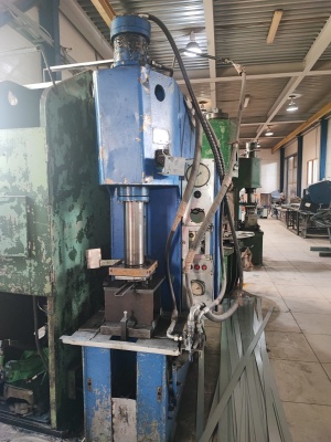 Пресс гидравлический одностоечный П6324Б