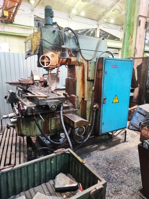 Вертикально-фрезерный 6Т13