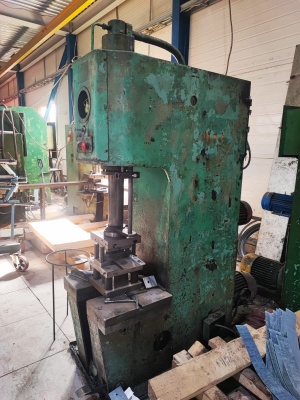 Пресс гидравлический одностоечный П6324