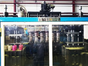 Экструзионно выдувная машина DC-SBM 100. Изделия 0.5 л-10 л