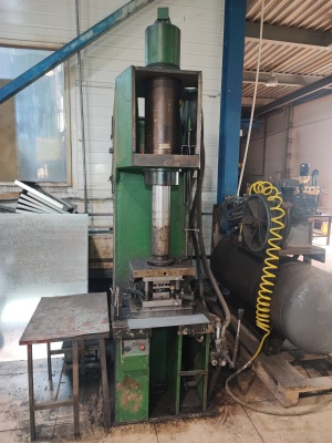 Пресс гидравлический одностоечный П6326 40тонн