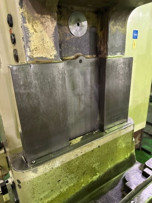 Вертикальный фрезерный станок Heckert FSS 400 v2 (аналог 6т13)