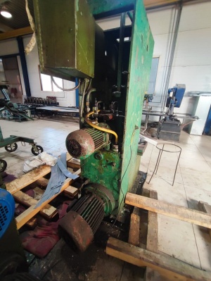 Пресс гидравлический одностоечный П6324