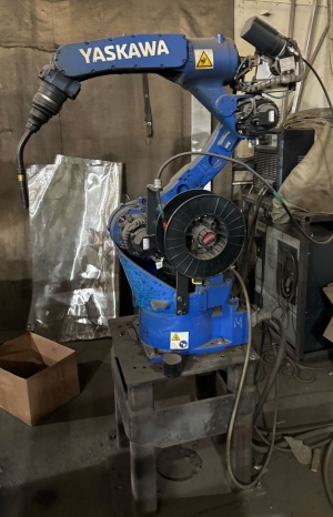 Сварочный робот Yaskawa AR 1440 с вращателем