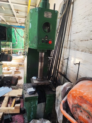 Пресс гидравлический одностоечный П6324