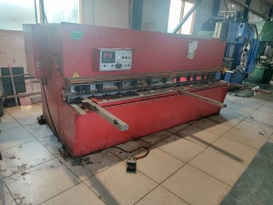 Ножницы гильотинные гидравлические QC12Y 4x3200 с ЧПУ e10-s