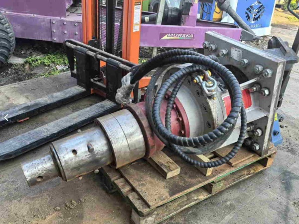 Гидровращатель для экскаватора PB rock ADU 1500